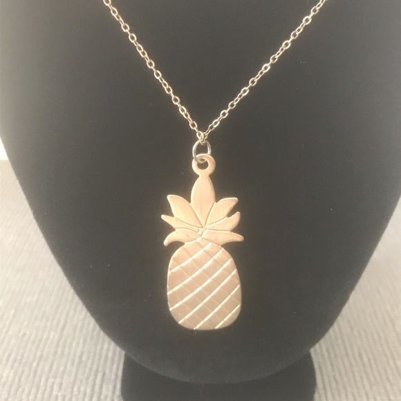 Pineapple gold chain necklace - Picture 4 of 5